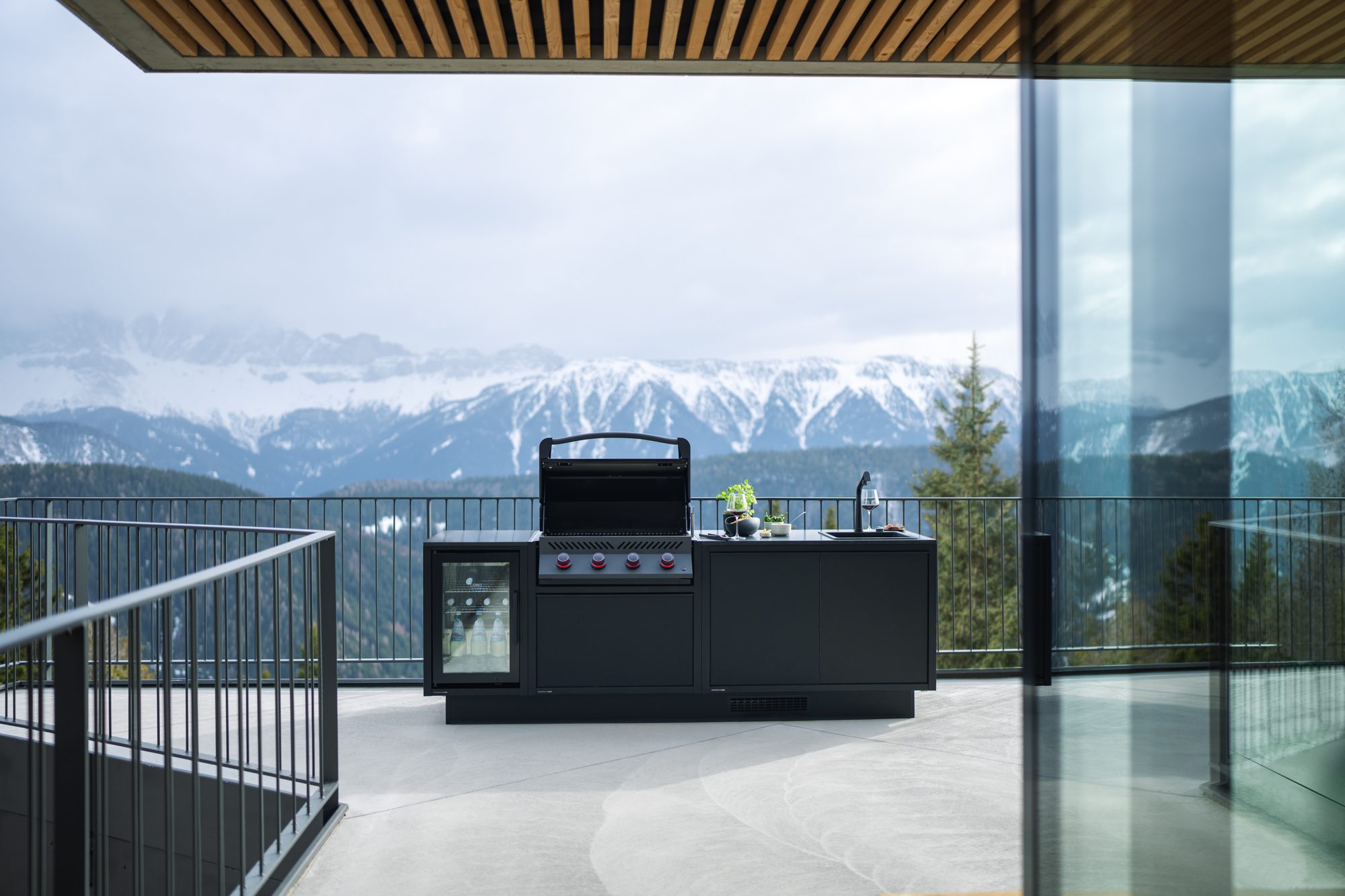 burn-lux-outdoorkueche-schwarz